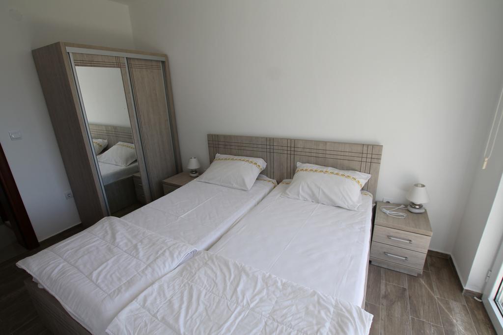 Apartments Marovic Херцег Нови Екстериор снимка