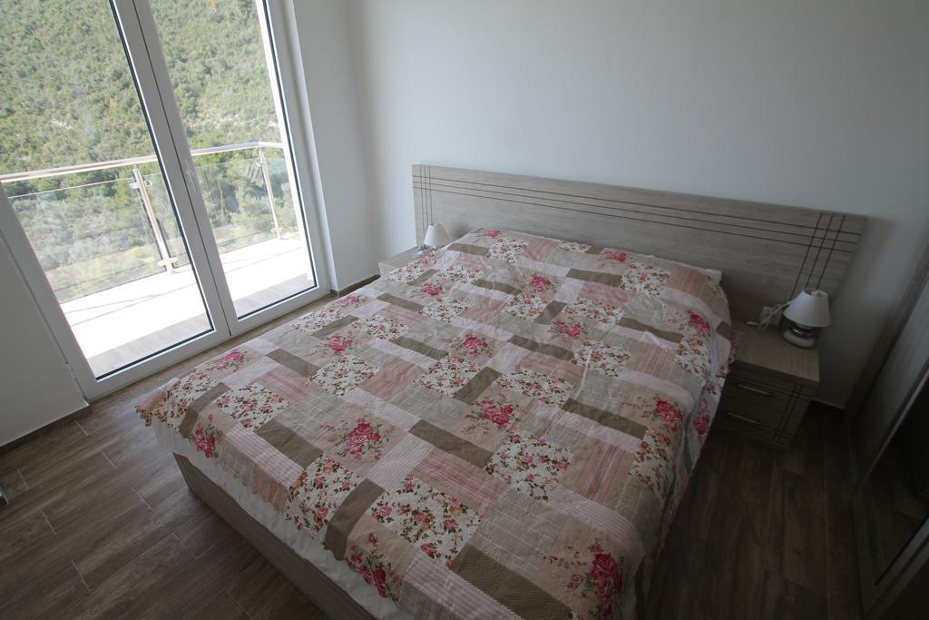 Apartments Marovic Херцег Нови Екстериор снимка