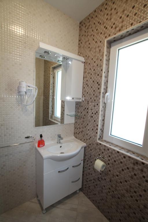 Apartments Marovic Херцег Нови Екстериор снимка