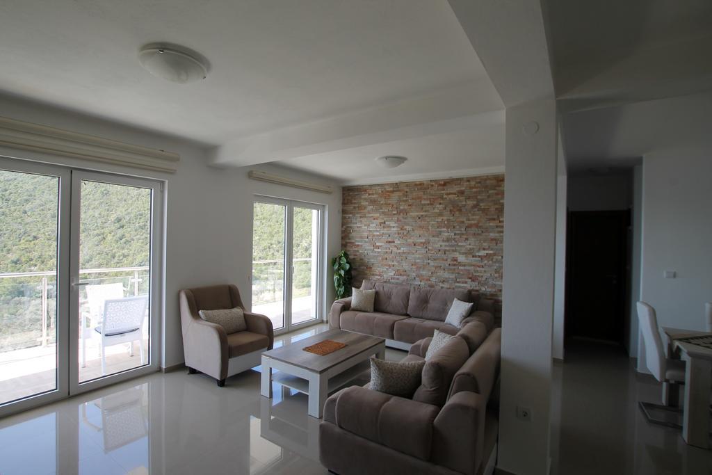 Apartments Marovic Херцег Нови Екстериор снимка
