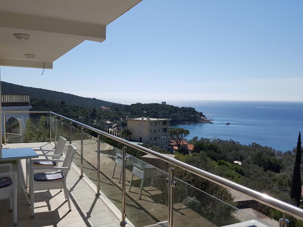 Apartments Marovic Херцег Нови Екстериор снимка