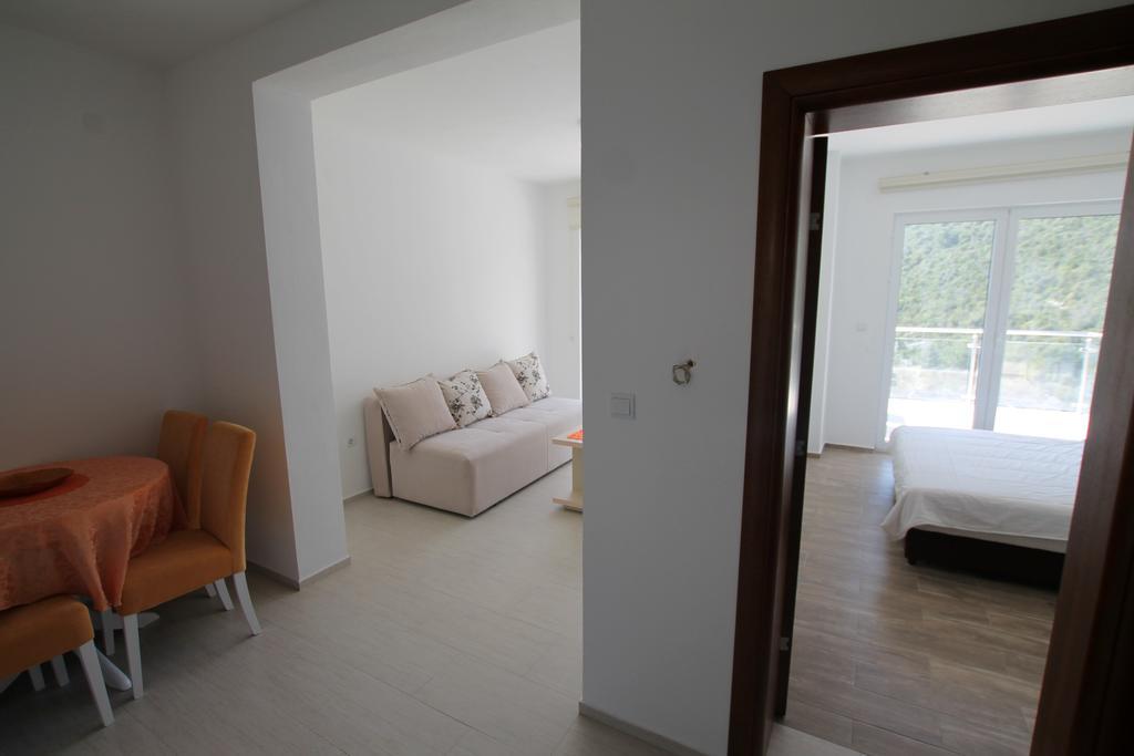 Apartments Marovic Херцег Нови Екстериор снимка