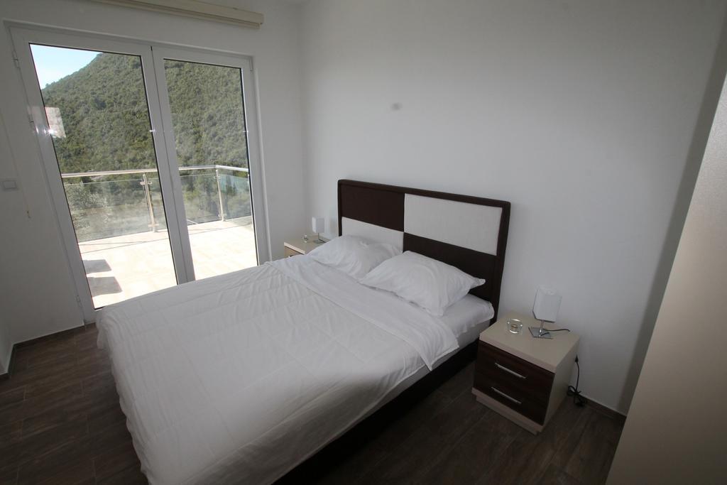 Apartments Marovic Херцег Нови Екстериор снимка