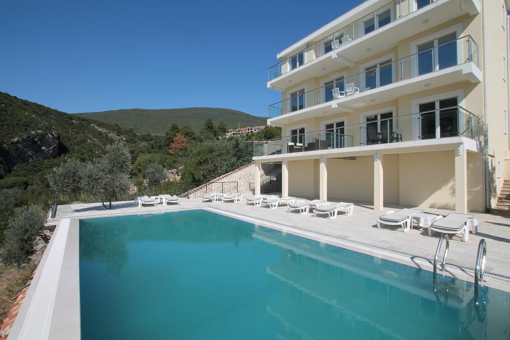 Apartments Marovic Херцег Нови Екстериор снимка